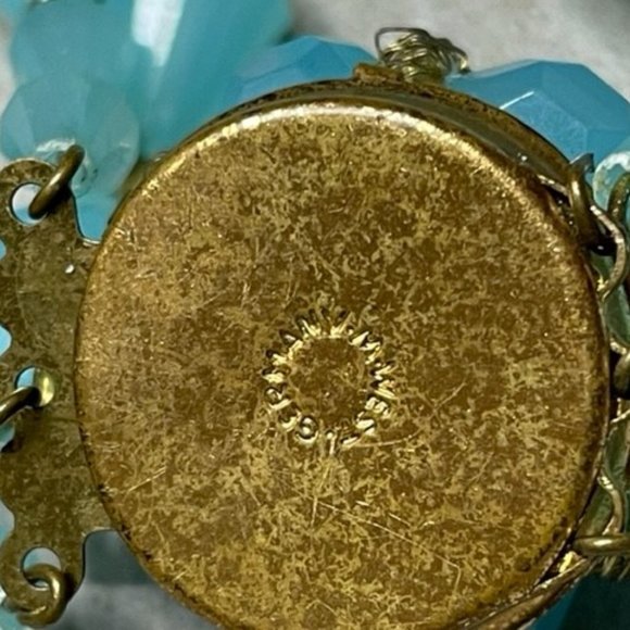 M West Germany Beautiful Varying Blues Lucite Semi Bi-cone Beads prior to 1949 - Picture 4 of 7